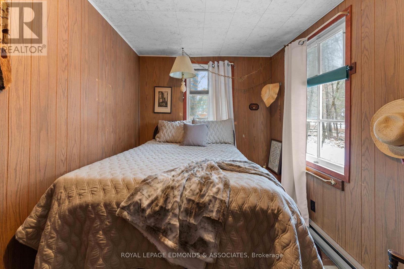 












643 PINE POINT LANE

,
Killaloe, Hagarty and Richards,




Ontario
K0J2J0

