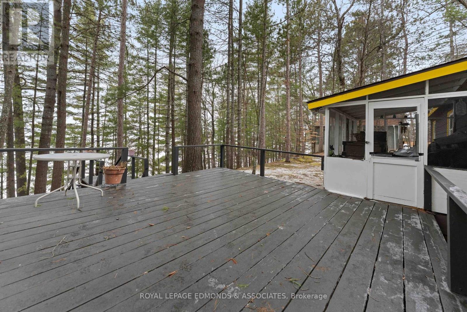 












643 PINE POINT LANE

,
Killaloe, Hagarty and Richards,




Ontario
K0J2J0

