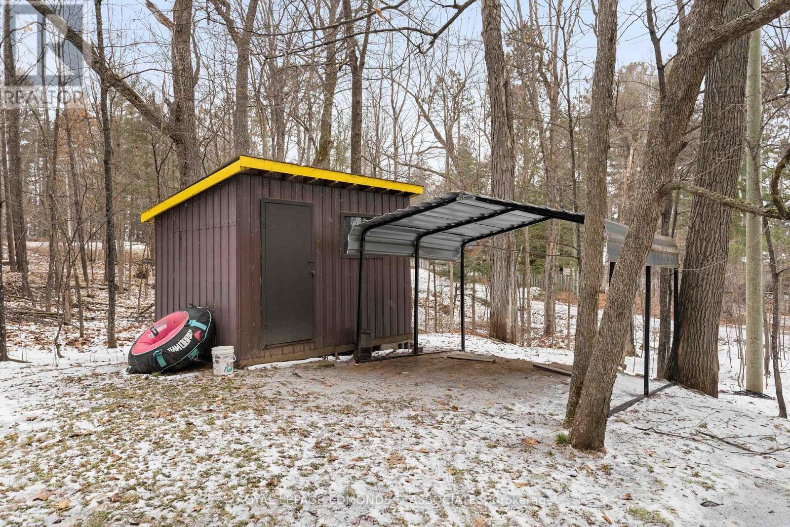 












643 PINE POINT LANE

,
Killaloe, Hagarty and Richards,




Ontario
K0J2J0

