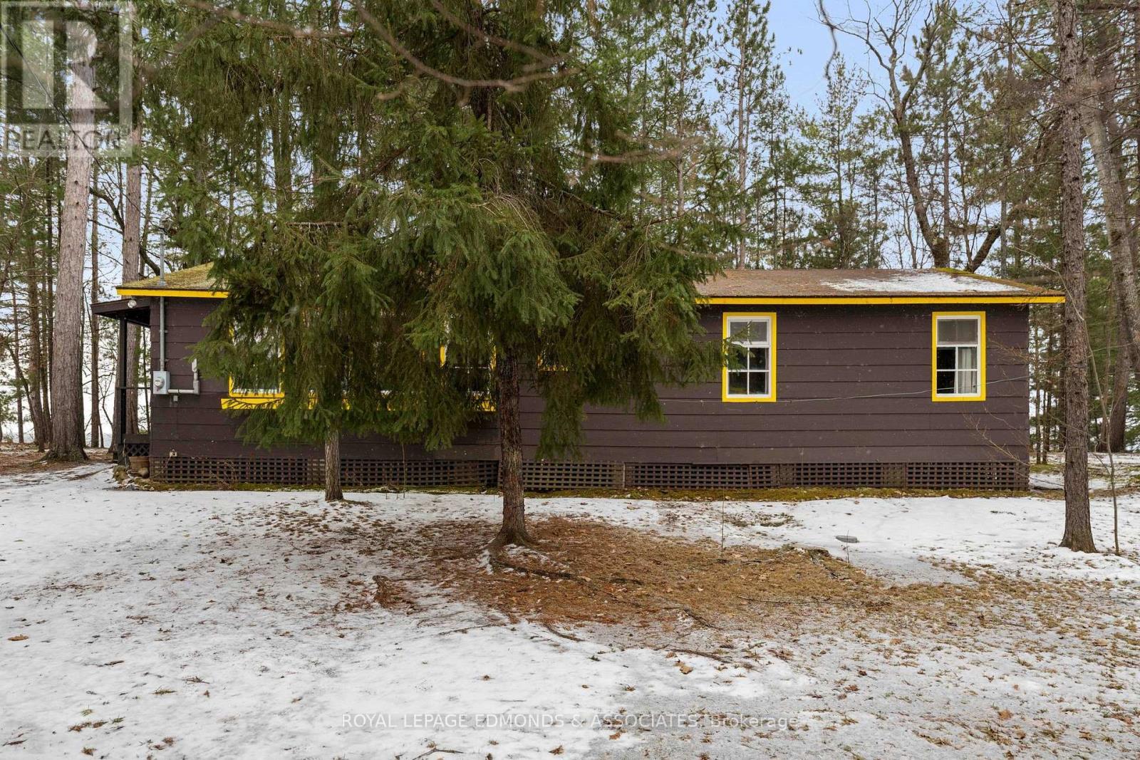 












643 PINE POINT LANE

,
Killaloe, Hagarty and Richards,




Ontario
K0J2J0

