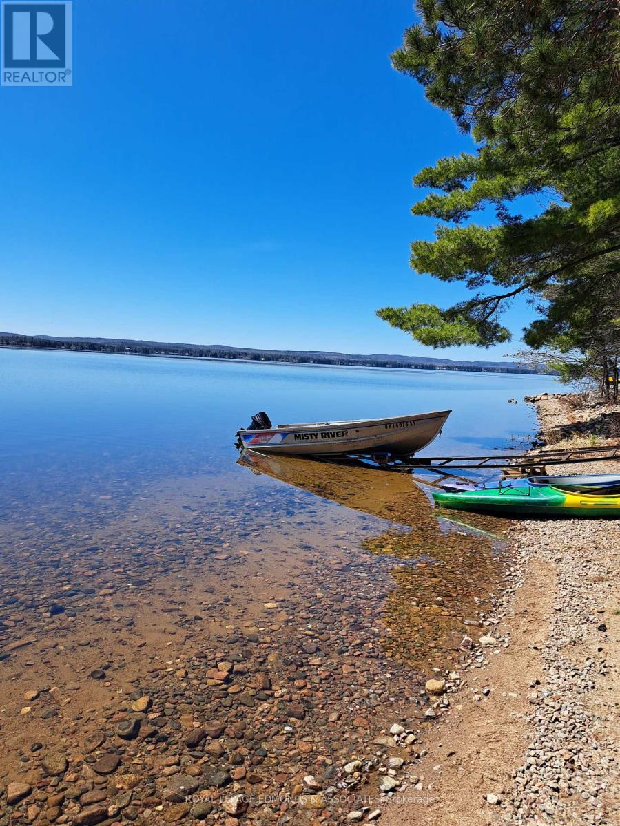 












643 PINE POINT LANE

,
Killaloe, Hagarty and Richards,




Ontario
K0J2J0

