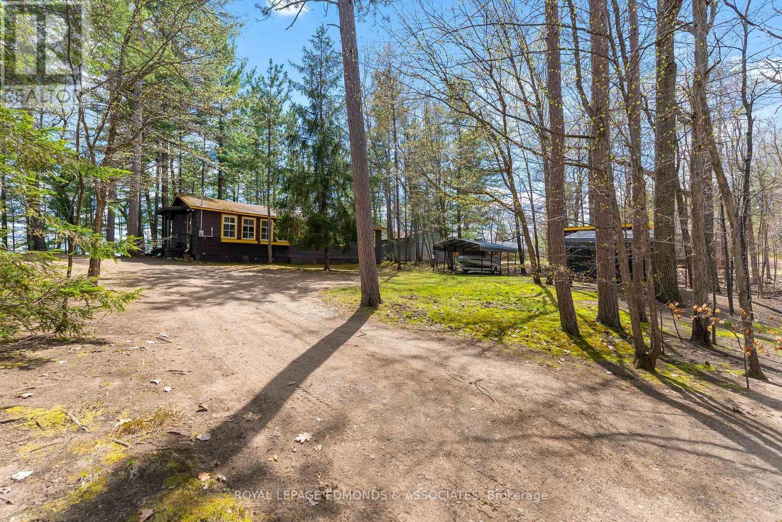 












643 PINE POINT LANE

,
Killaloe, Hagarty and Richards,




Ontario
K0J2J0

