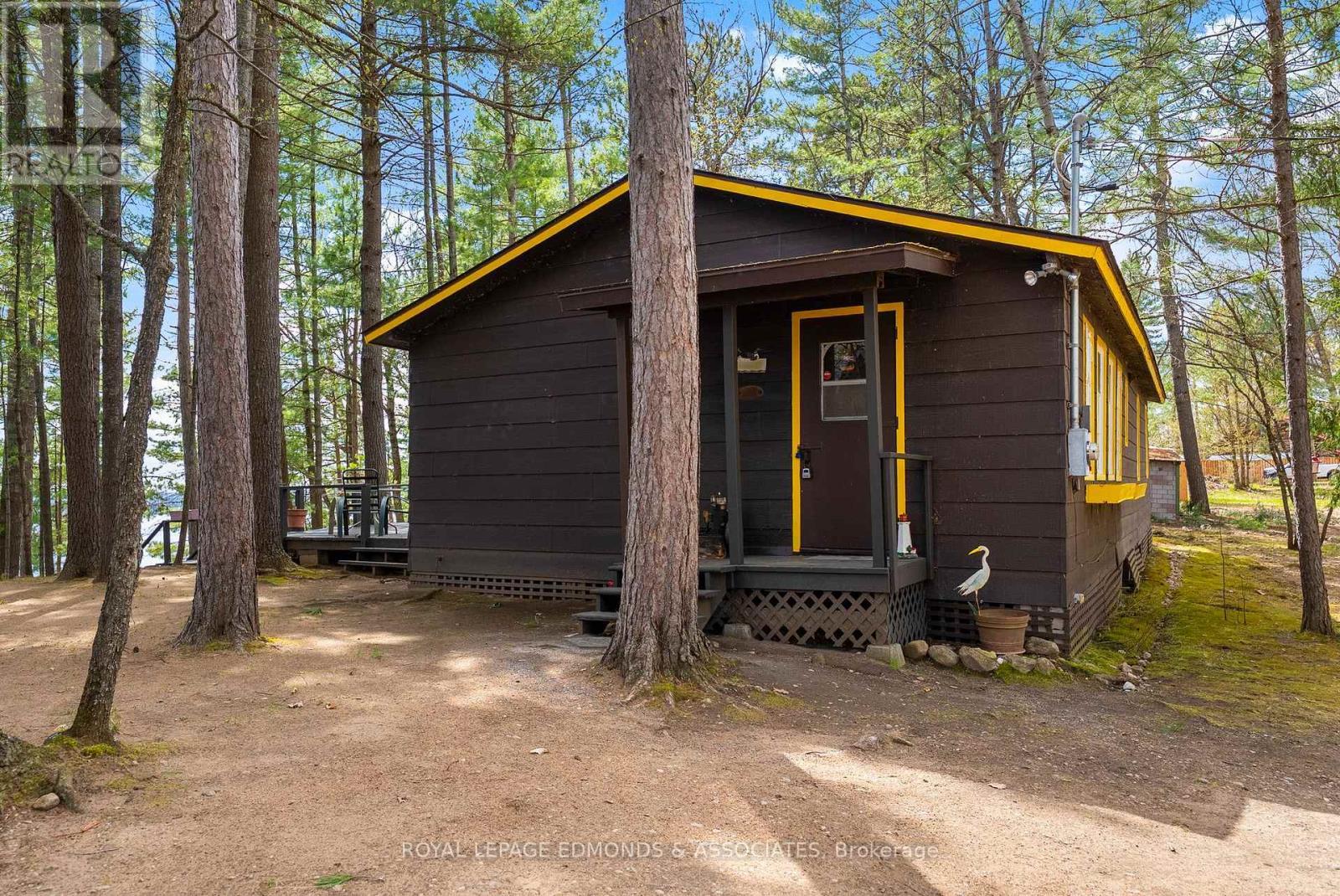 












643 PINE POINT LANE

,
Killaloe, Hagarty and Richards,




Ontario
K0J2J0

