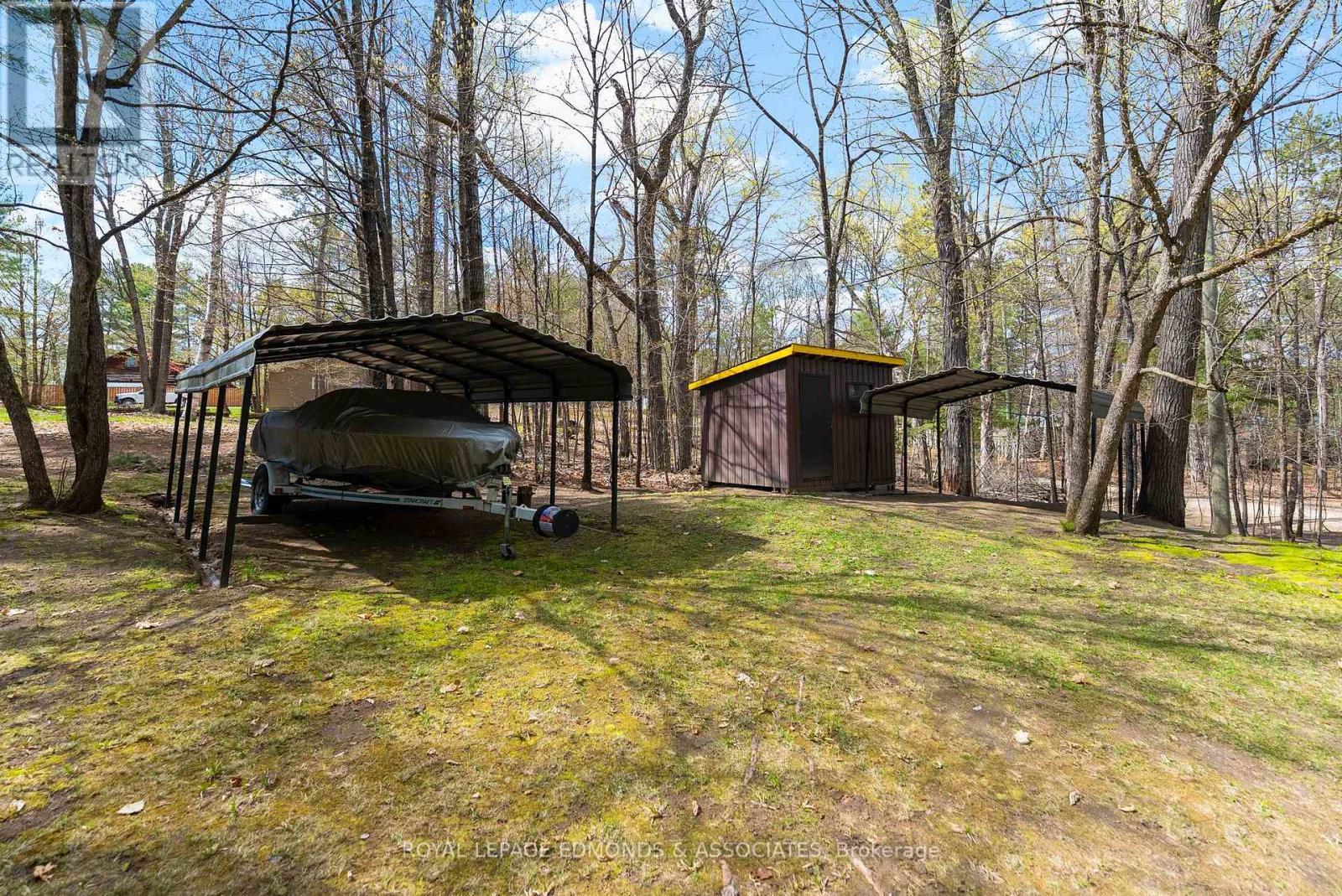 












643 PINE POINT LANE

,
Killaloe, Hagarty and Richards,




Ontario
K0J2J0

