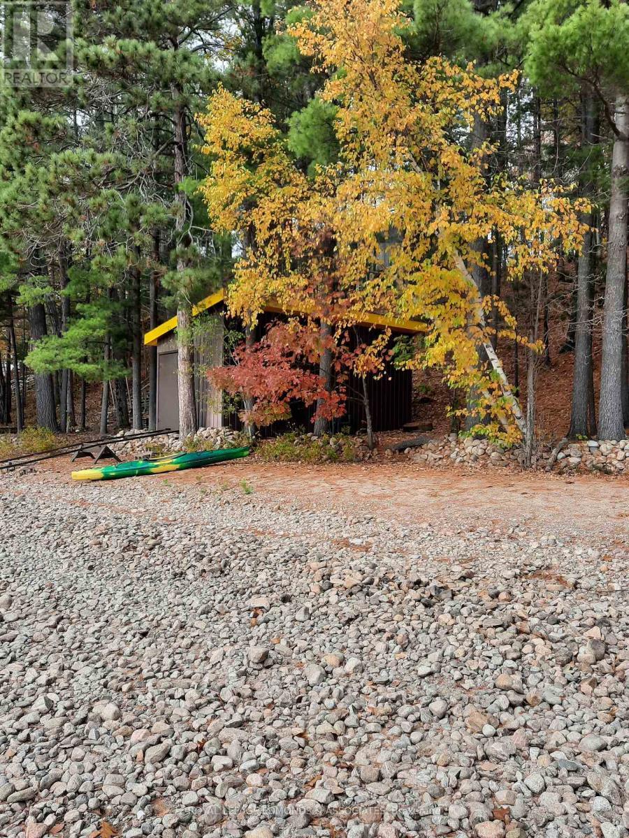 












643 PINE POINT LANE

,
Killaloe, Hagarty and Richards,




Ontario
K0J2J0

