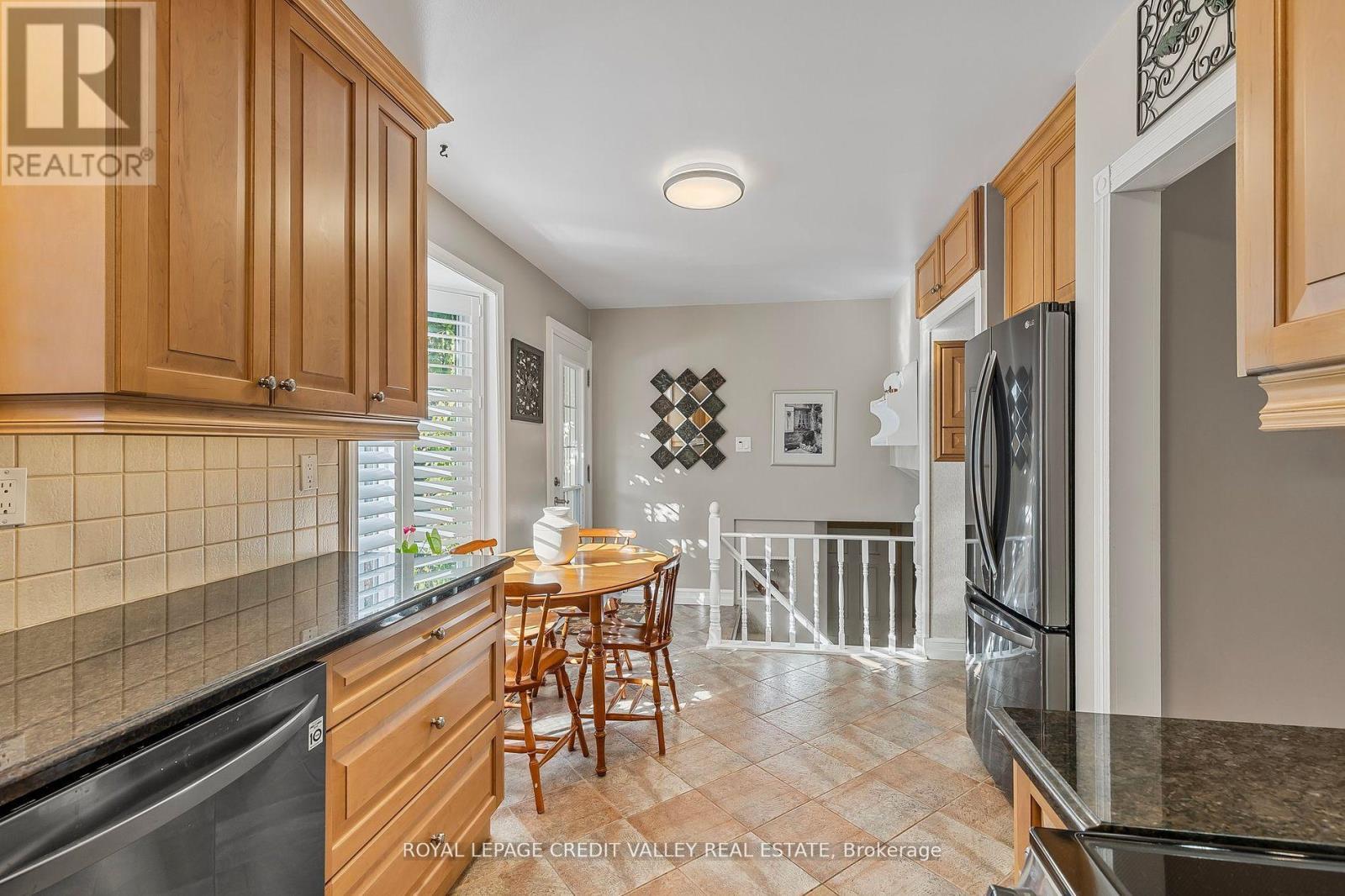 












9 NORVAL CRESCENT

,
Brampton,




Ontario
L6W1J1

