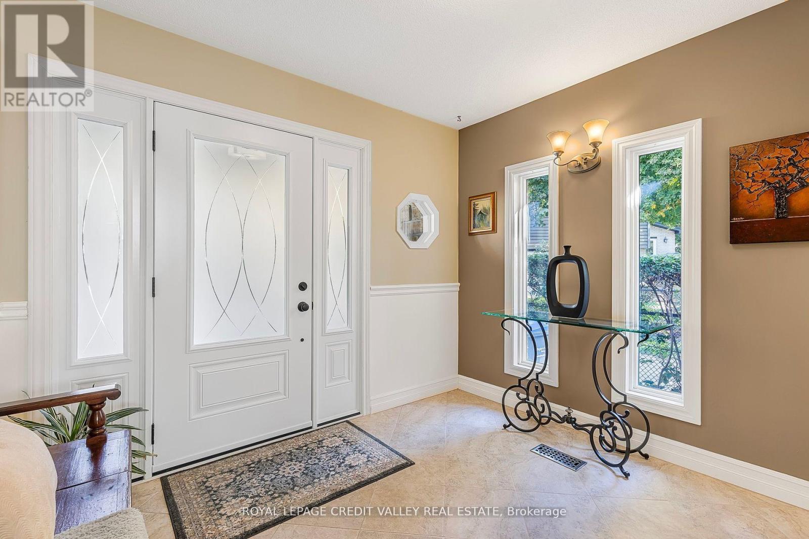 












9 NORVAL CRESCENT

,
Brampton,




Ontario
L6W1J1


