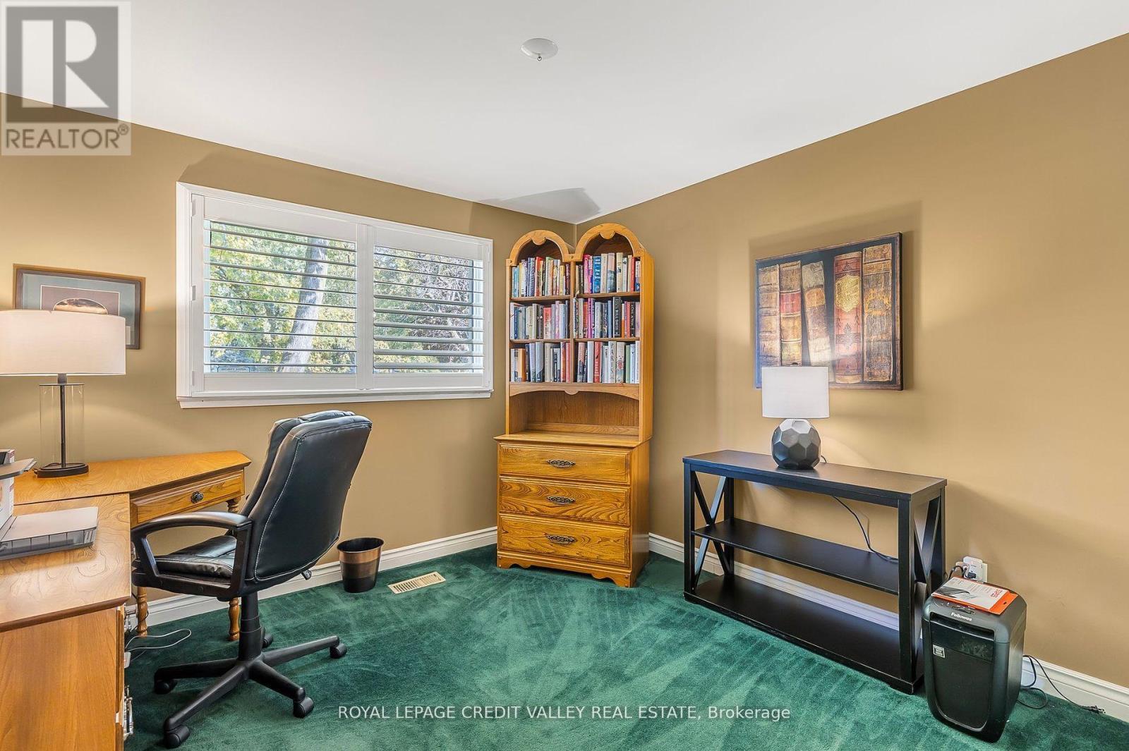 












9 NORVAL CRESCENT

,
Brampton,




Ontario
L6W1J1

