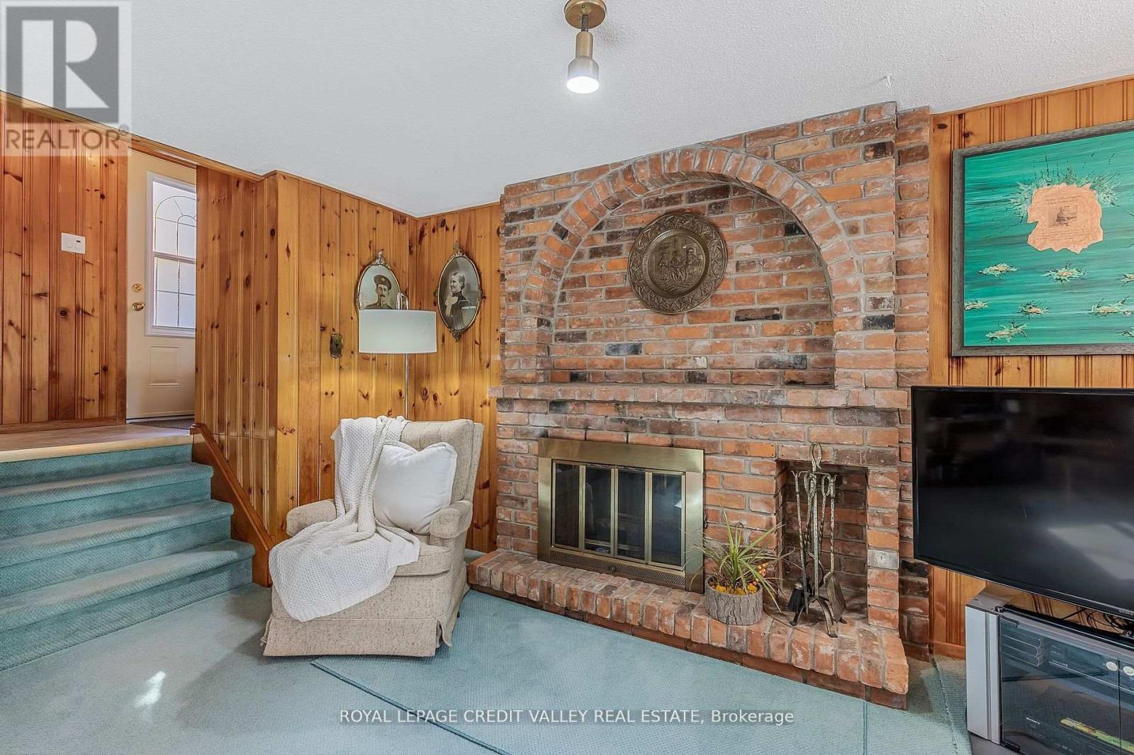 












9 NORVAL CRESCENT

,
Brampton,




Ontario
L6W1J1


