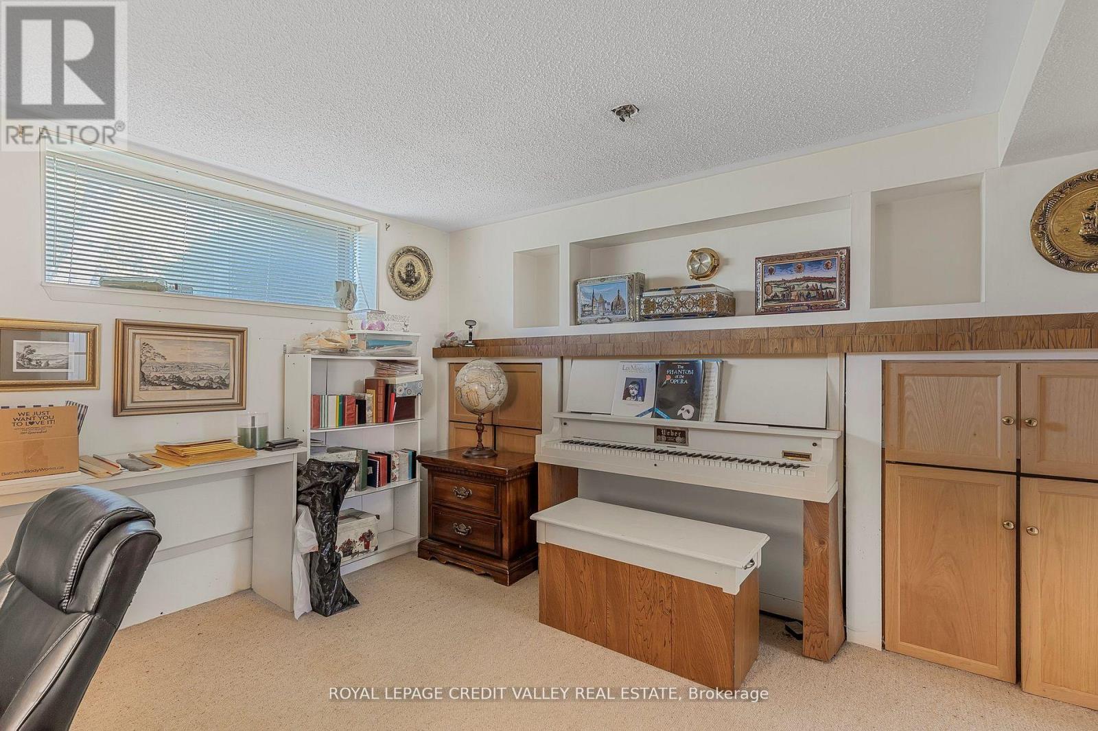 












9 NORVAL CRESCENT

,
Brampton,




Ontario
L6W1J1

