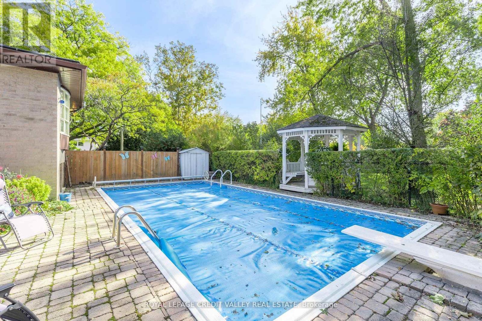 












9 NORVAL CRESCENT

,
Brampton,




Ontario
L6W1J1


