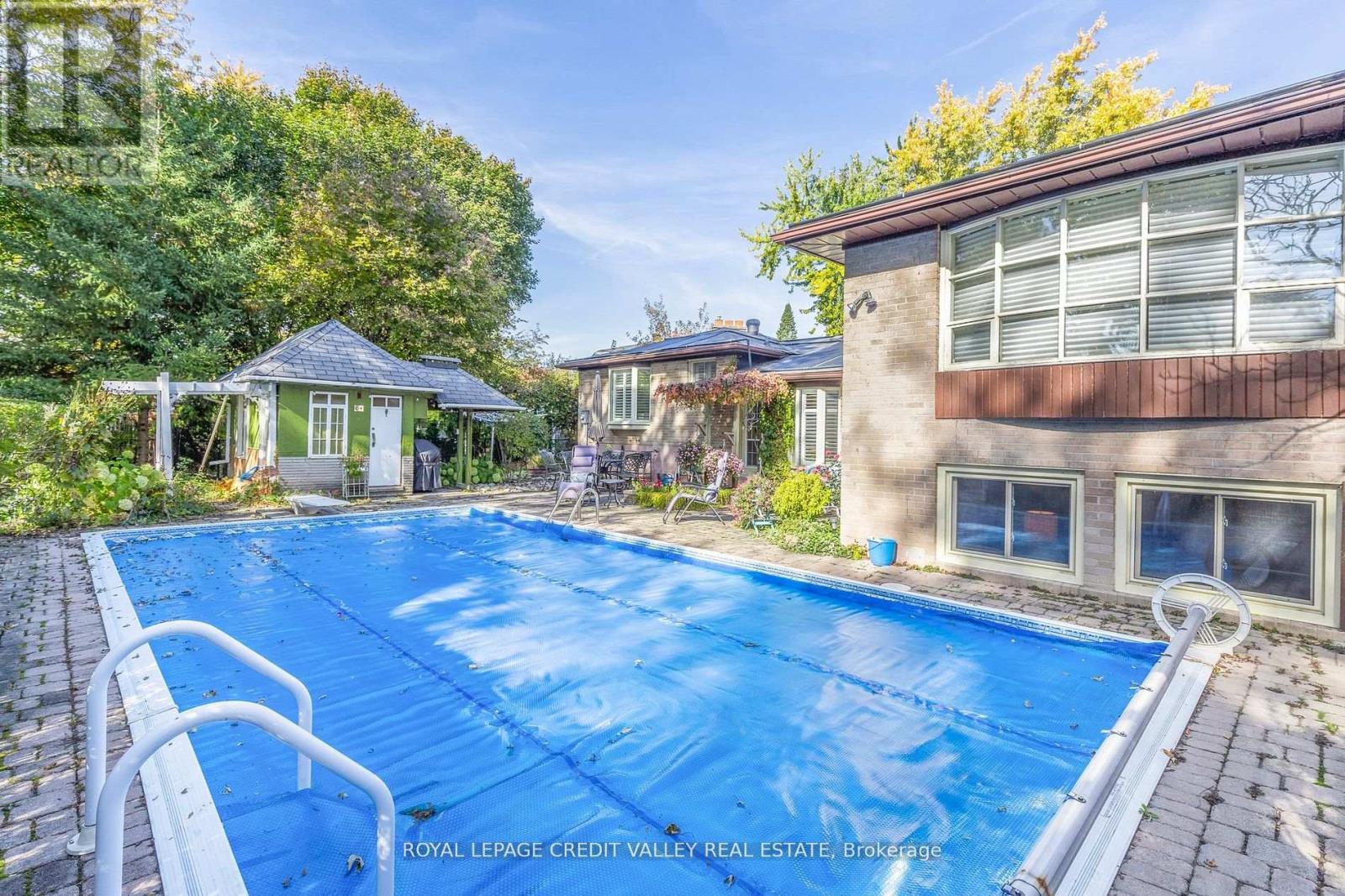 












9 NORVAL CRESCENT

,
Brampton,




Ontario
L6W1J1

