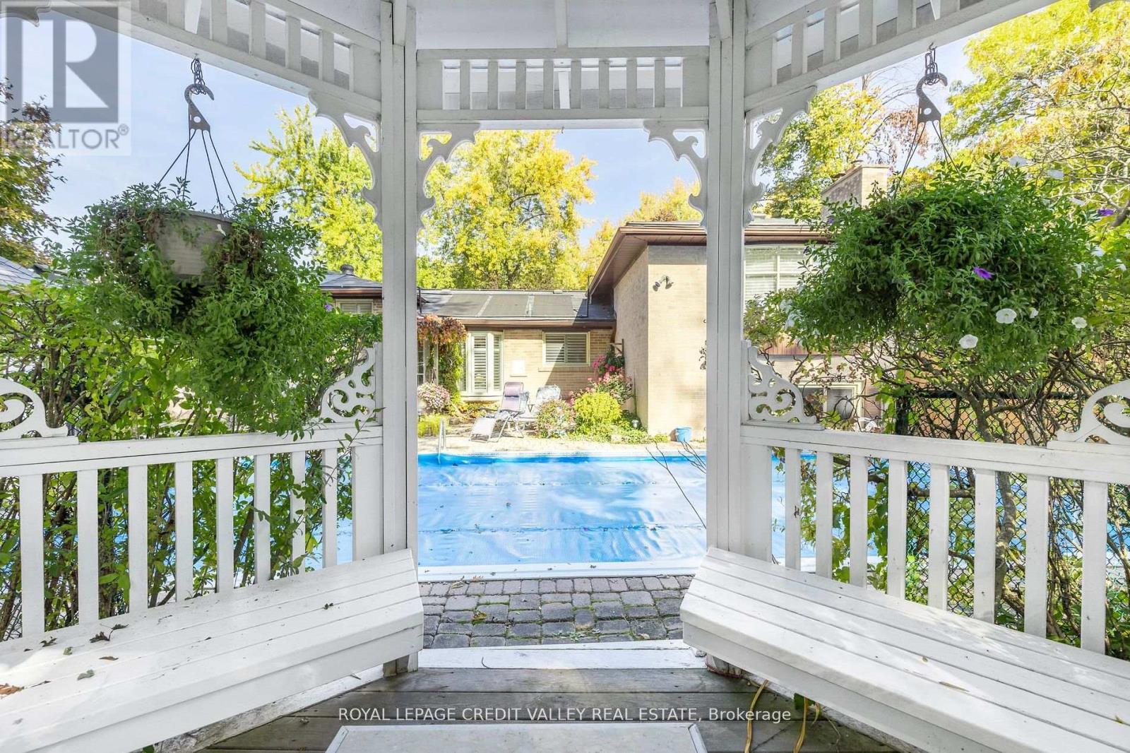 












9 NORVAL CRESCENT

,
Brampton,




Ontario
L6W1J1

