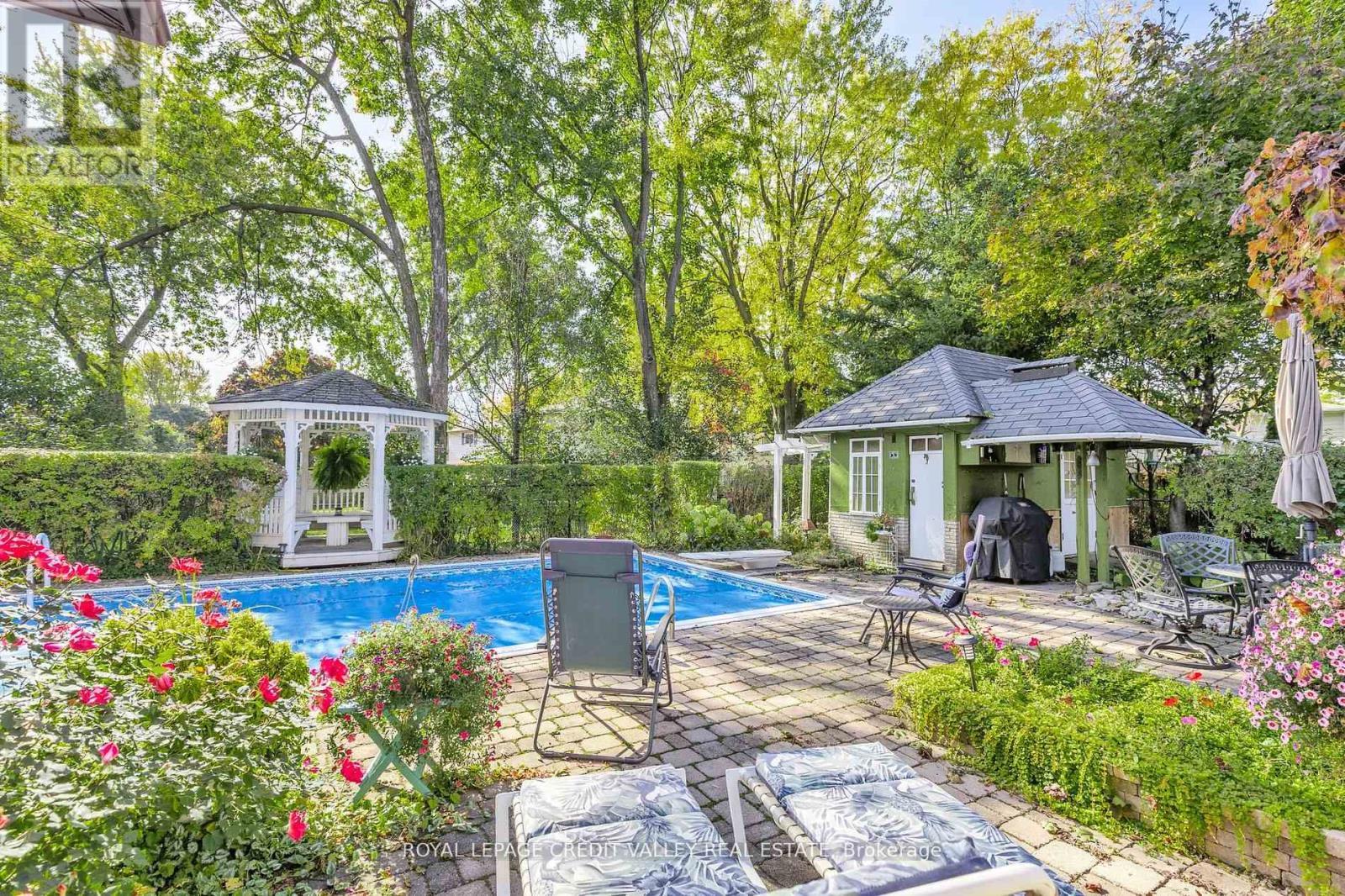 












9 NORVAL CRESCENT

,
Brampton,




Ontario
L6W1J1


