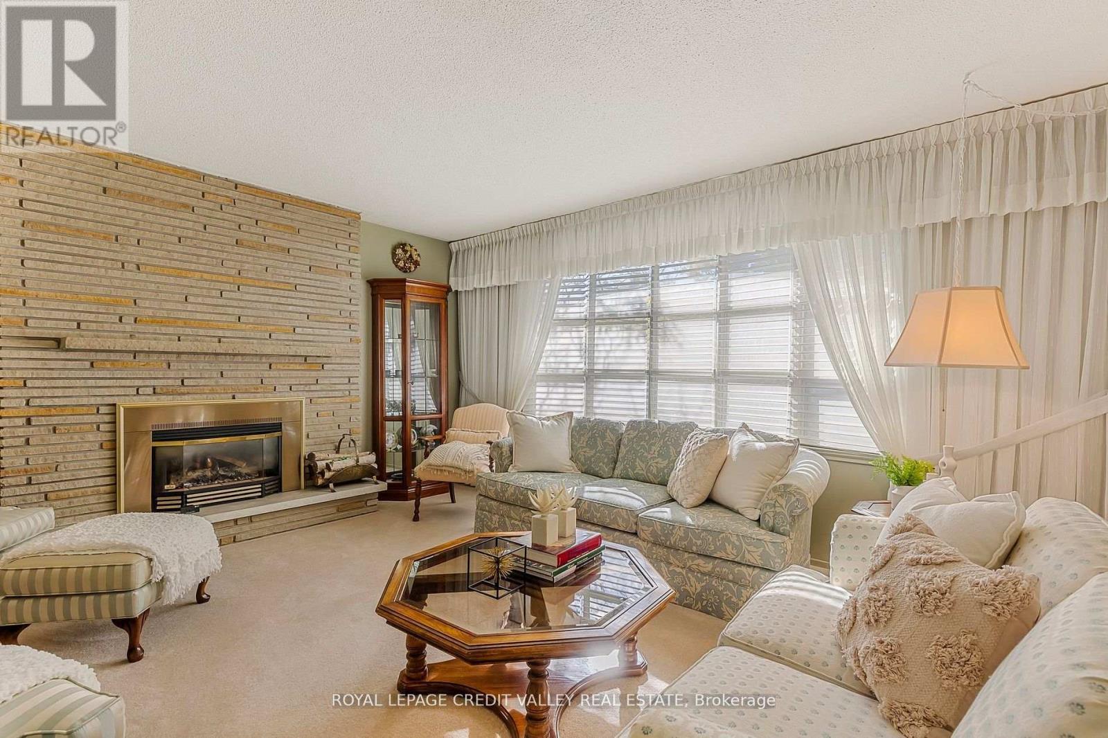 












9 NORVAL CRESCENT

,
Brampton,




Ontario
L6W1J1

