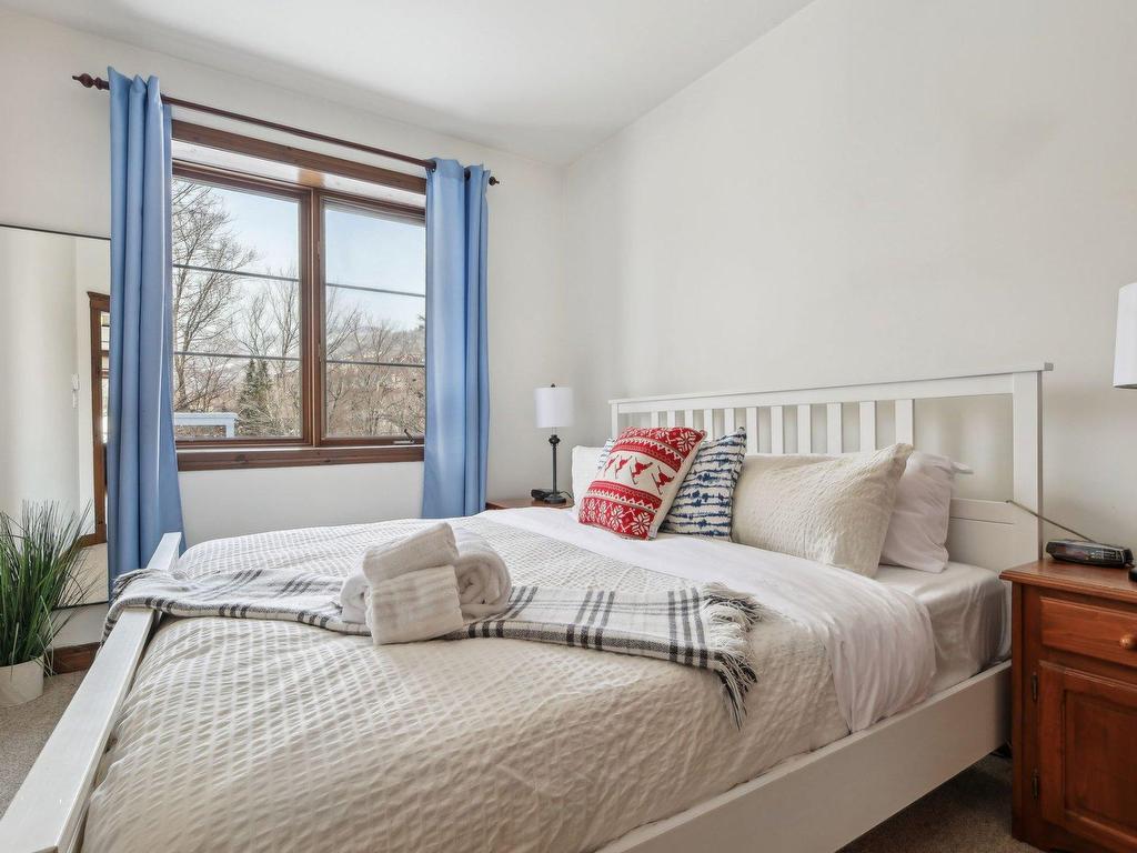 









118


Ch. des Quatre-Sommets

, 9,
Mont-Tremblant,




QC
J8E1C6

