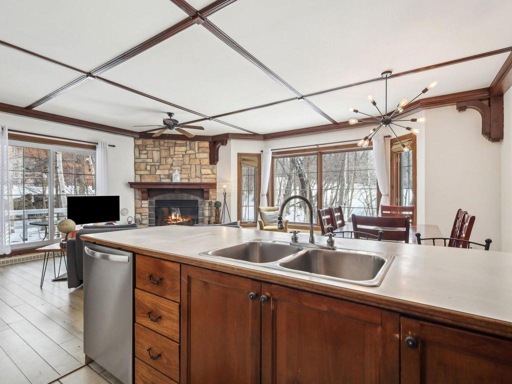 









118


Ch. des Quatre-Sommets

, 9,
Mont-Tremblant,




QC
J8E1C6


