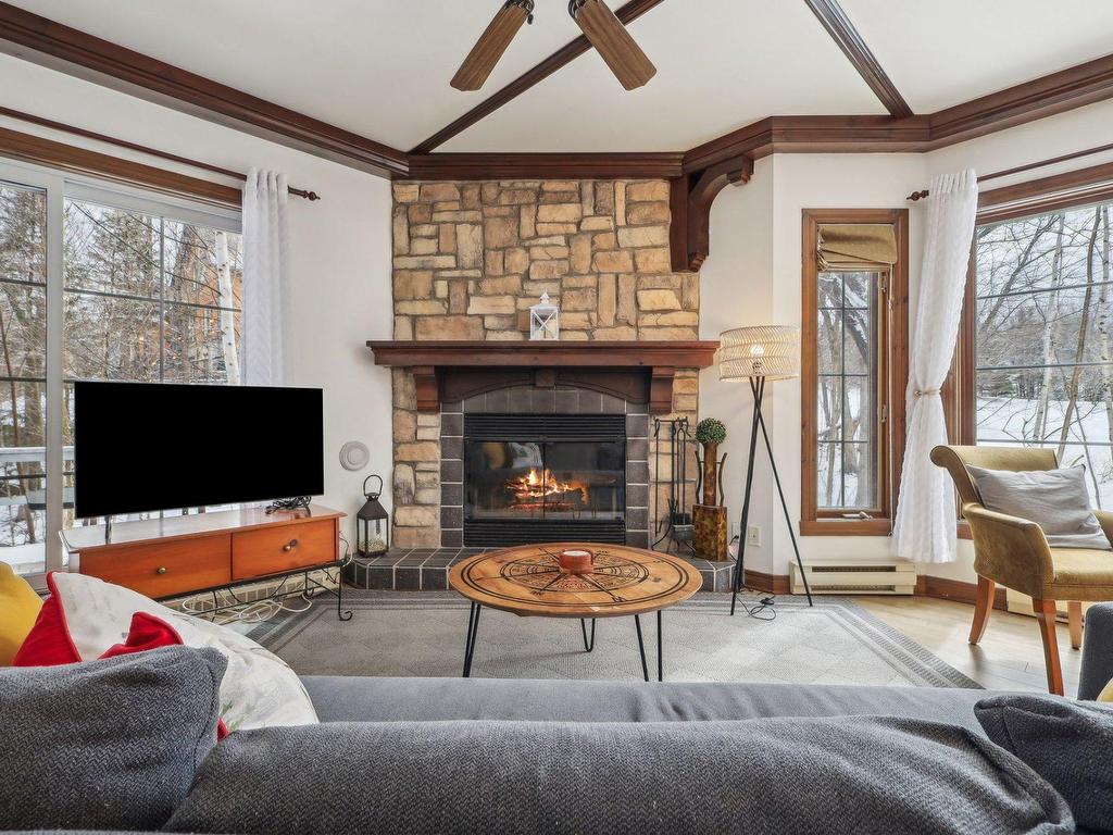 









118


Ch. des Quatre-Sommets

, 9,
Mont-Tremblant,




QC
J8E1C6

