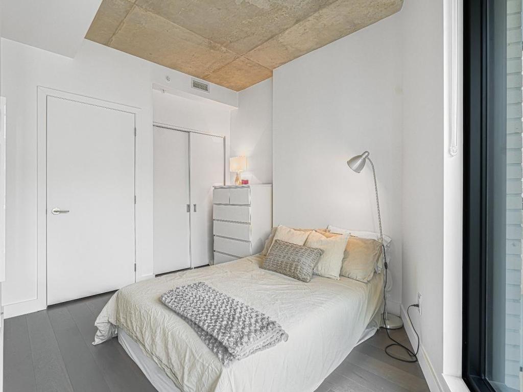 









1552


Rue des Bassins

, 603,
Montréal (Le Sud-Ouest),




QC
H3C3Z0

