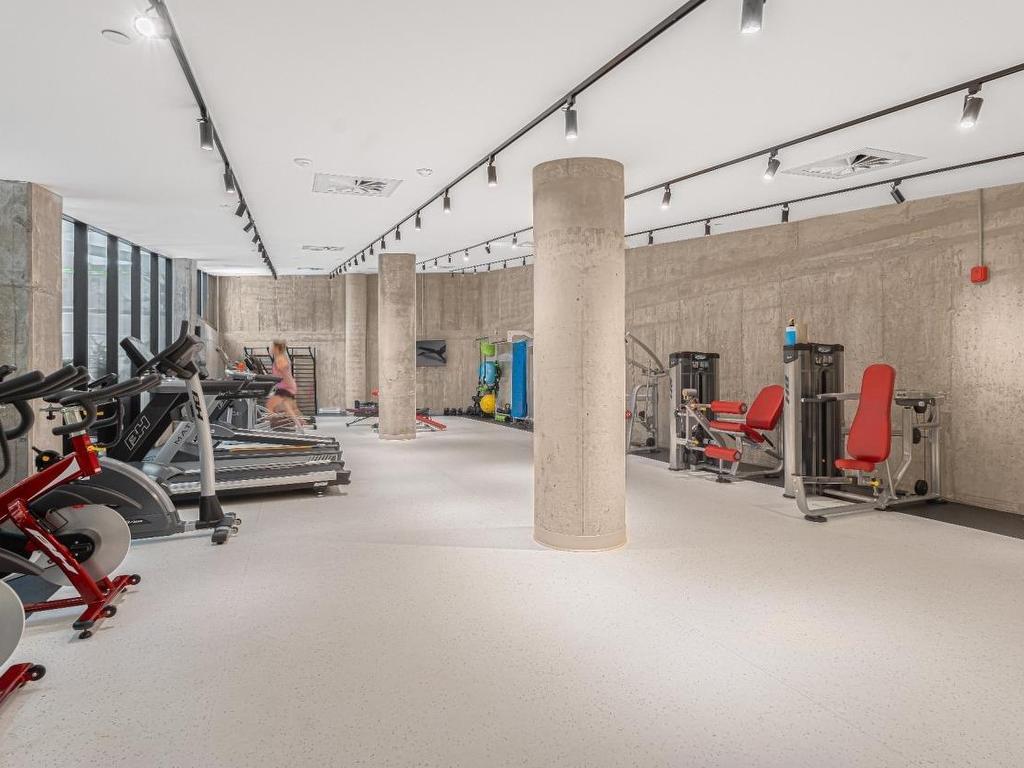 









1552


Rue des Bassins

, 603,
Montréal (Le Sud-Ouest),




QC
H3C3Z0

