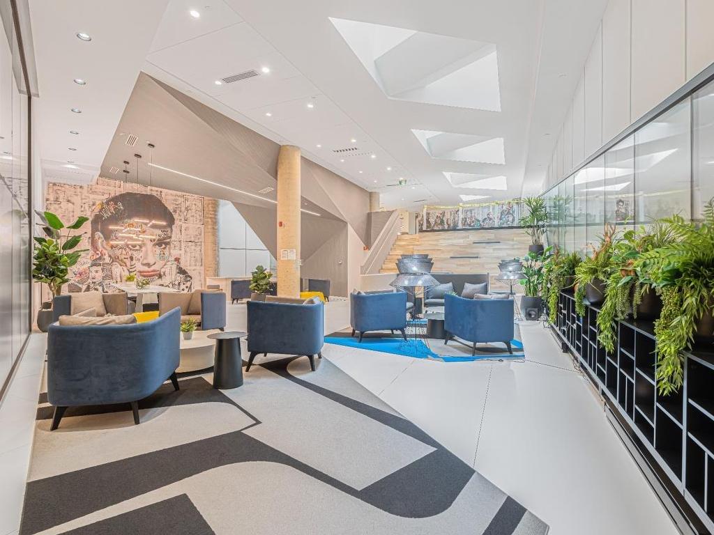 









1552


Rue des Bassins

, 603,
Montréal (Le Sud-Ouest),




QC
H3C3Z0

