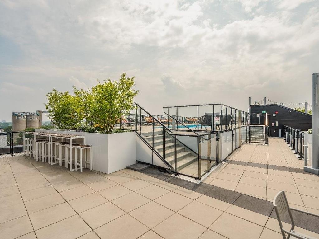 









1552


Rue des Bassins

, 603,
Montréal (Le Sud-Ouest),




QC
H3C3Z0

