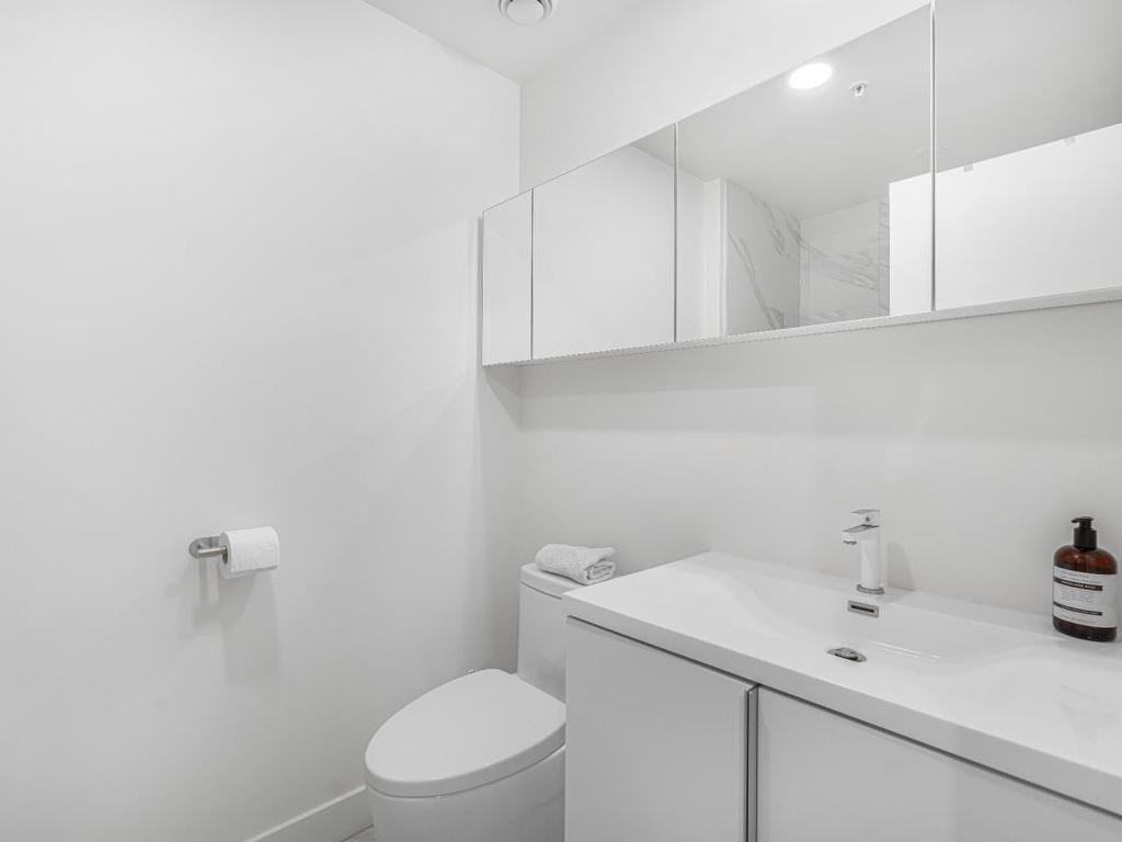









1552


Rue des Bassins

, 603,
Montréal (Le Sud-Ouest),




QC
H3C3Z0

