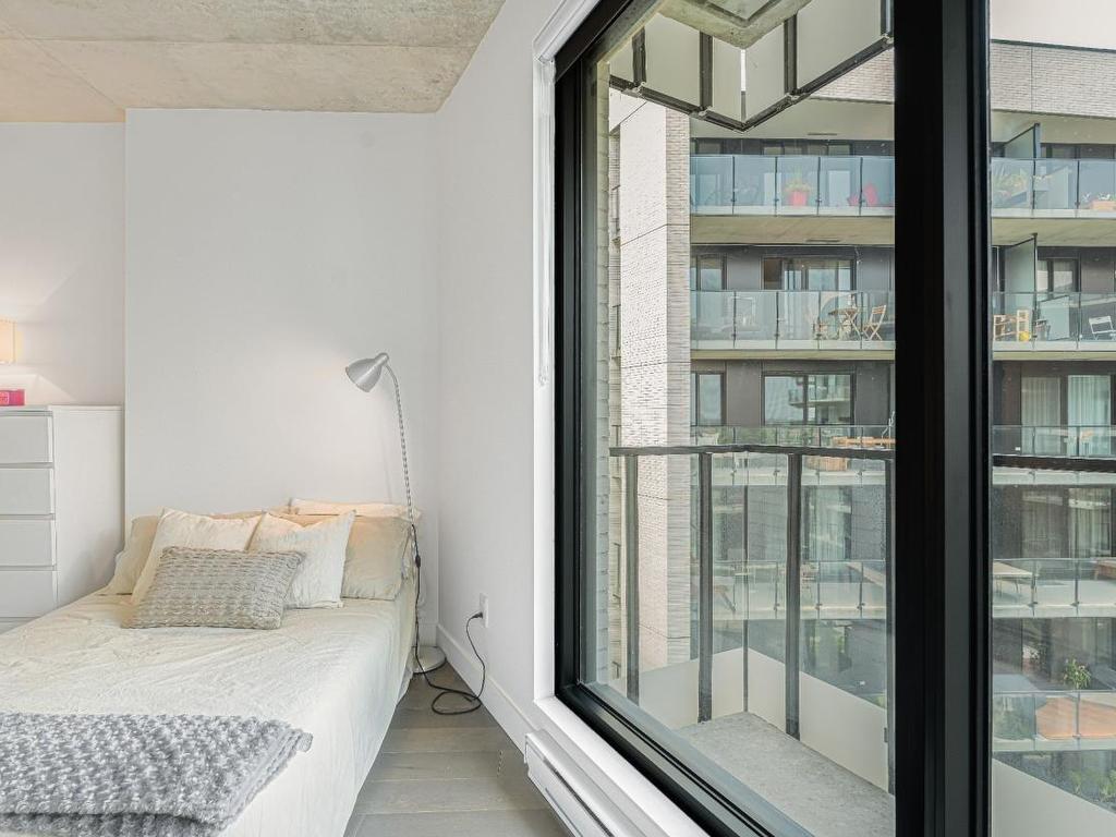 









1552


Rue des Bassins

, 603,
Montréal (Le Sud-Ouest),




QC
H3C3Z0

