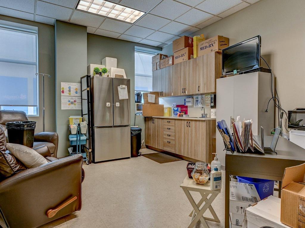 









256


Rue De Montigny

, 102B,
Saint-Jérôme,




QC
J7Z5R2

