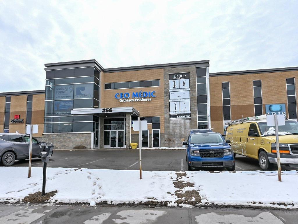 









256


Rue De Montigny

, 102B,
Saint-Jérôme,




QC
J7Z5R2

