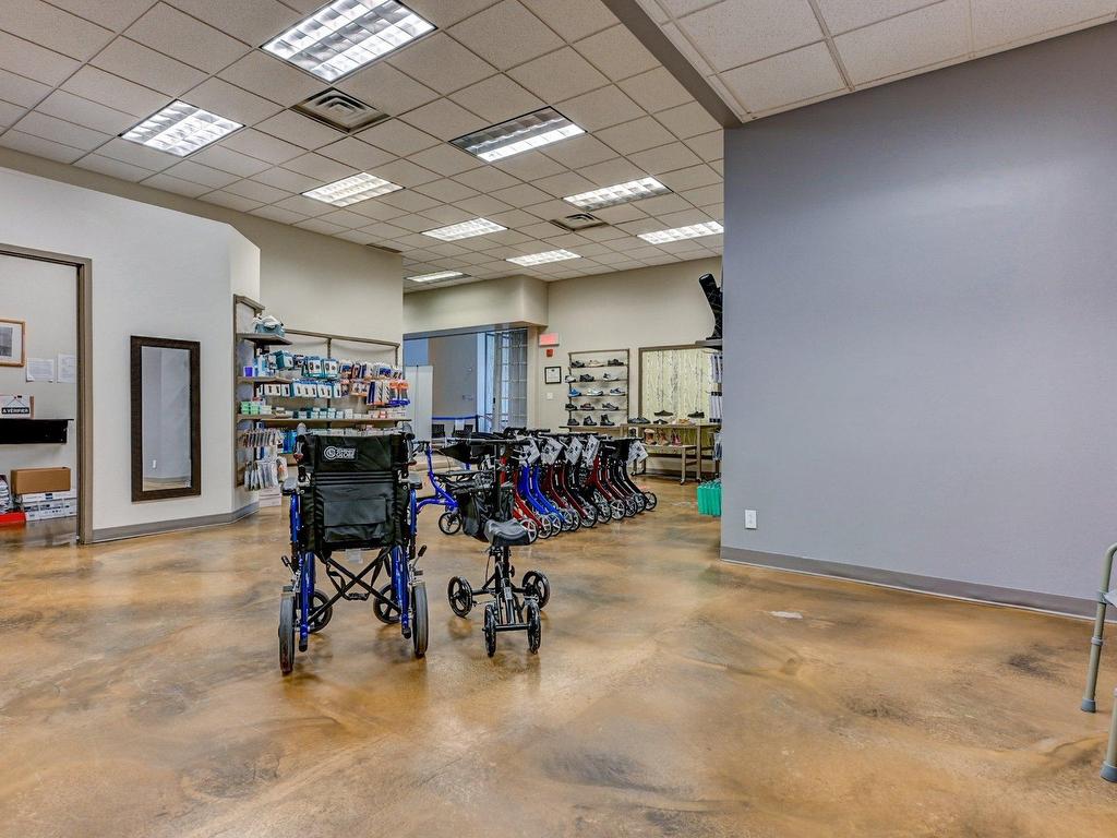 









256


Rue De Montigny

, 102B,
Saint-Jérôme,




QC
J7Z5R2

