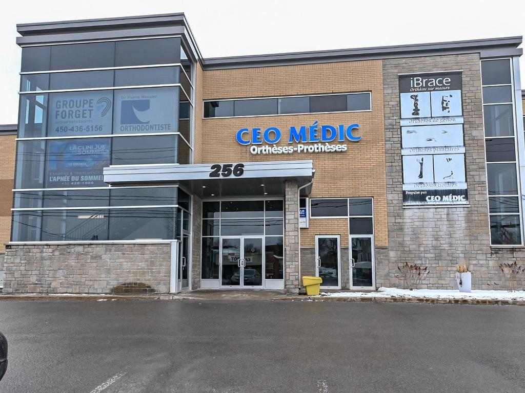 









256


Rue De Montigny

, 102A,
Saint-Jérôme,




QC
J7Z5R2

