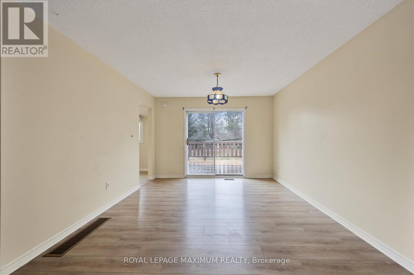 












7 PRINCESS DRIVE

,
Adjala-Tosorontio,




Ontario
L0M1M0

