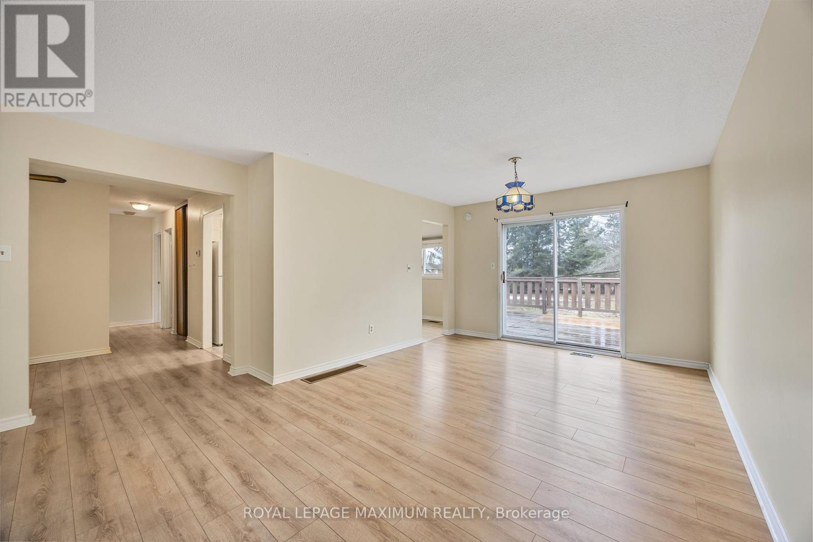 












7 PRINCESS DRIVE

,
Adjala-Tosorontio,




Ontario
L0M1M0

