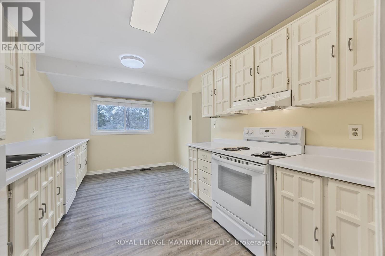 












7 PRINCESS DRIVE

,
Adjala-Tosorontio,




Ontario
L0M1M0

