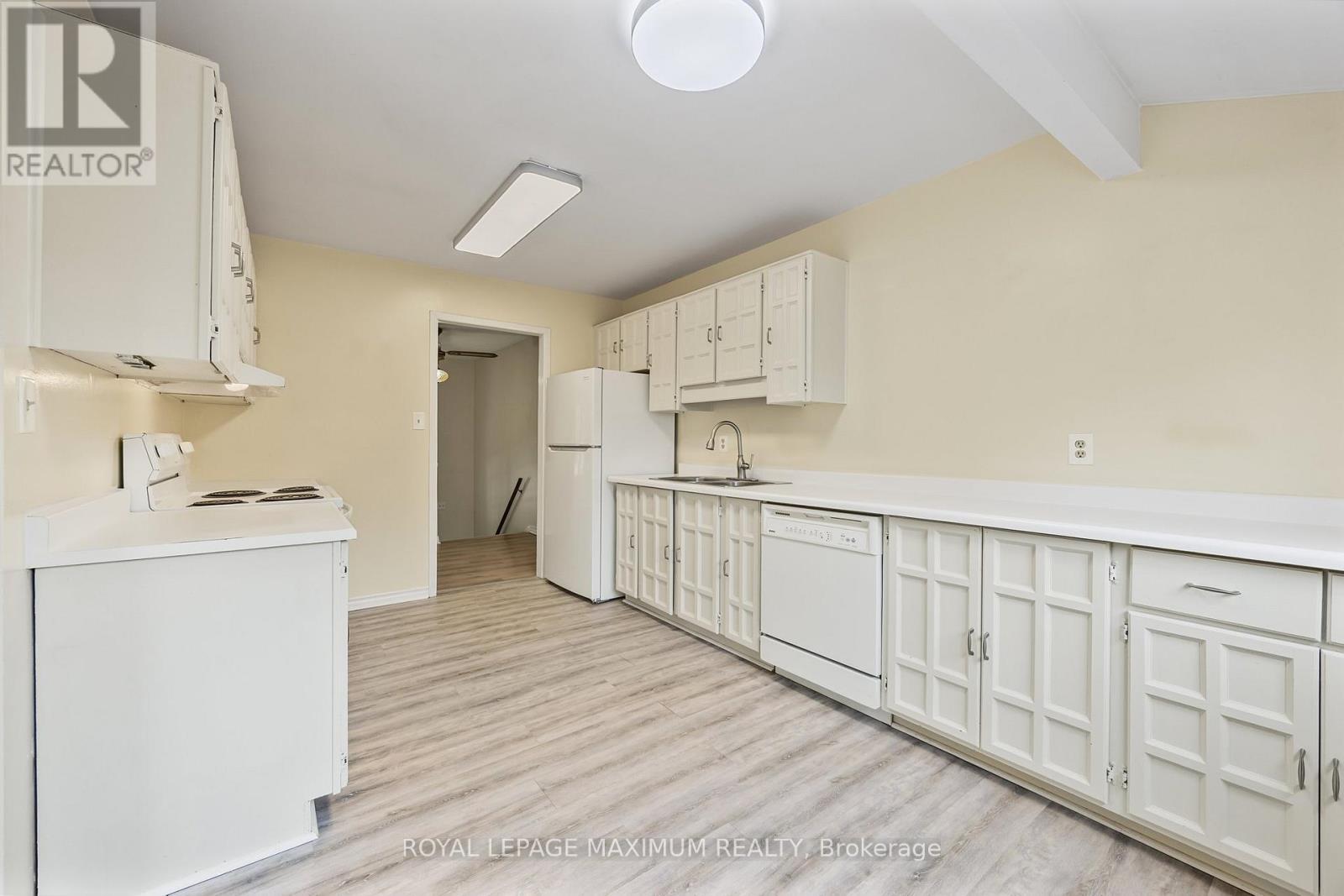 












7 PRINCESS DRIVE

,
Adjala-Tosorontio,




Ontario
L0M1M0

