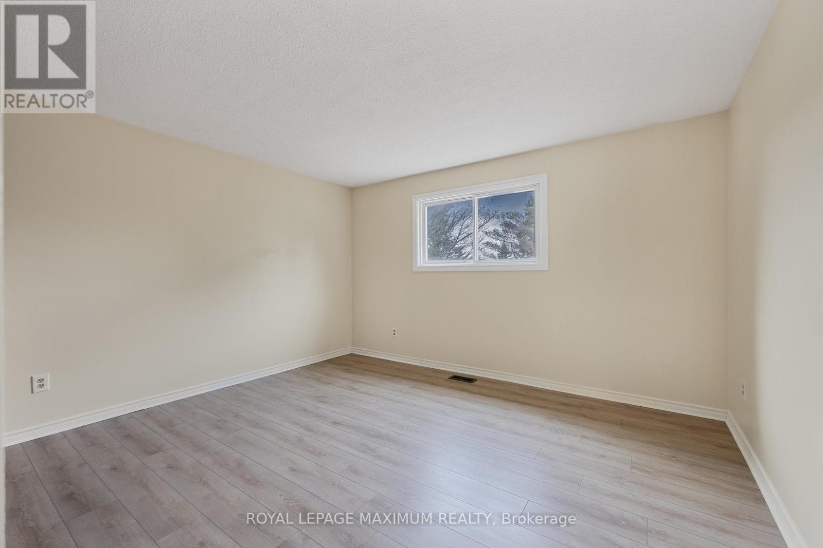 












7 PRINCESS DRIVE

,
Adjala-Tosorontio,




Ontario
L0M1M0

