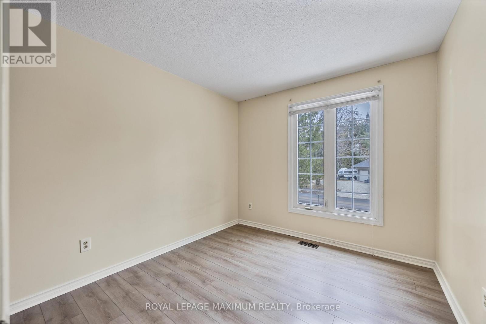 












7 PRINCESS DRIVE

,
Adjala-Tosorontio,




Ontario
L0M1M0

