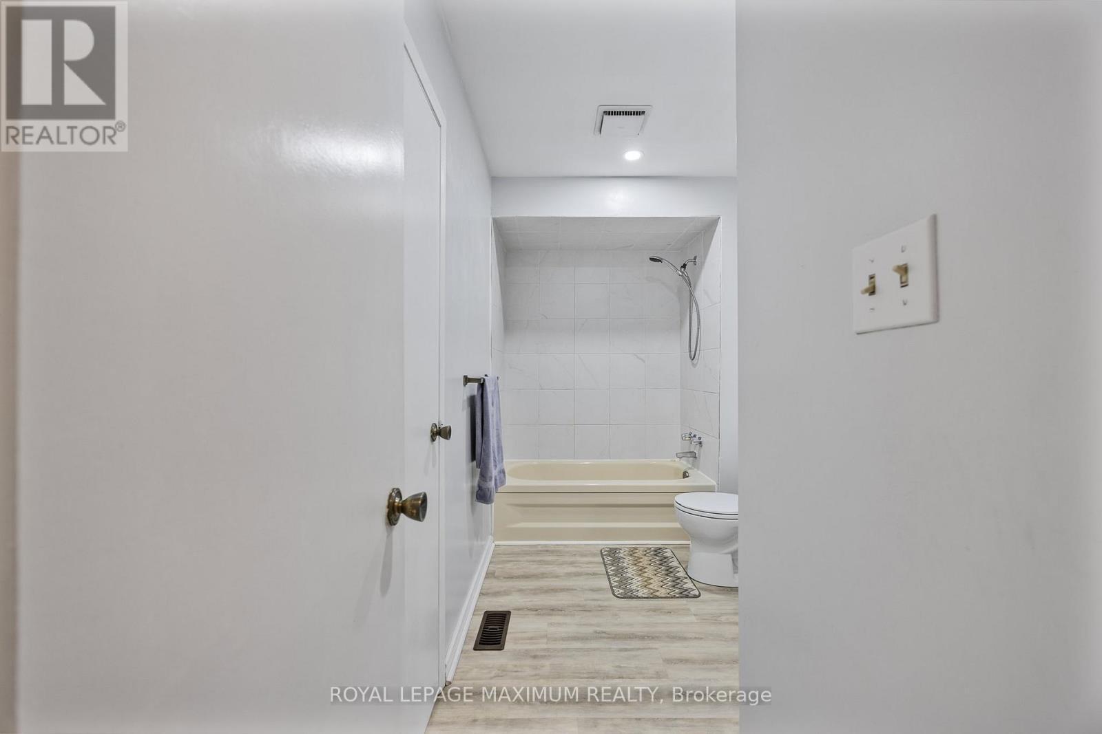 












7 PRINCESS DRIVE

,
Adjala-Tosorontio,




Ontario
L0M1M0

