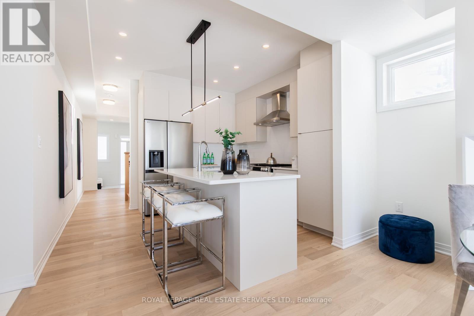 












3300 MARINER PASSAGE

,
Oakville,




Ontario
L6M5S6

