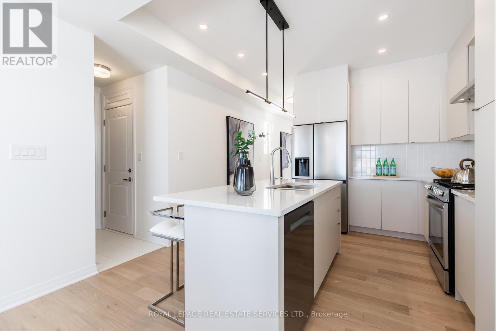












3300 MARINER PASSAGE

,
Oakville,




Ontario
L6M5S6

