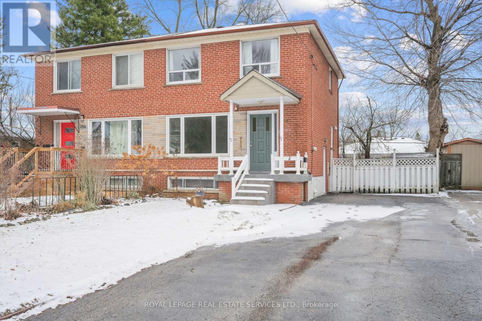 












256 ZELDA CRESCENT

,
Richmond Hill,




Ontario
L4C2Y5

