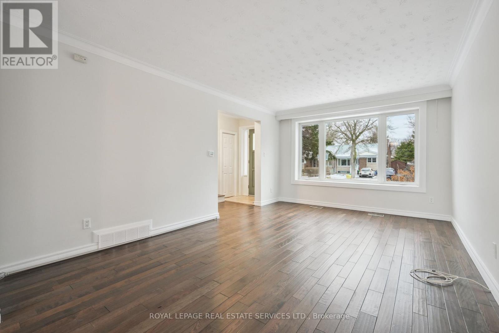 












256 ZELDA CRESCENT

,
Richmond Hill,




Ontario
L4C2Y5


