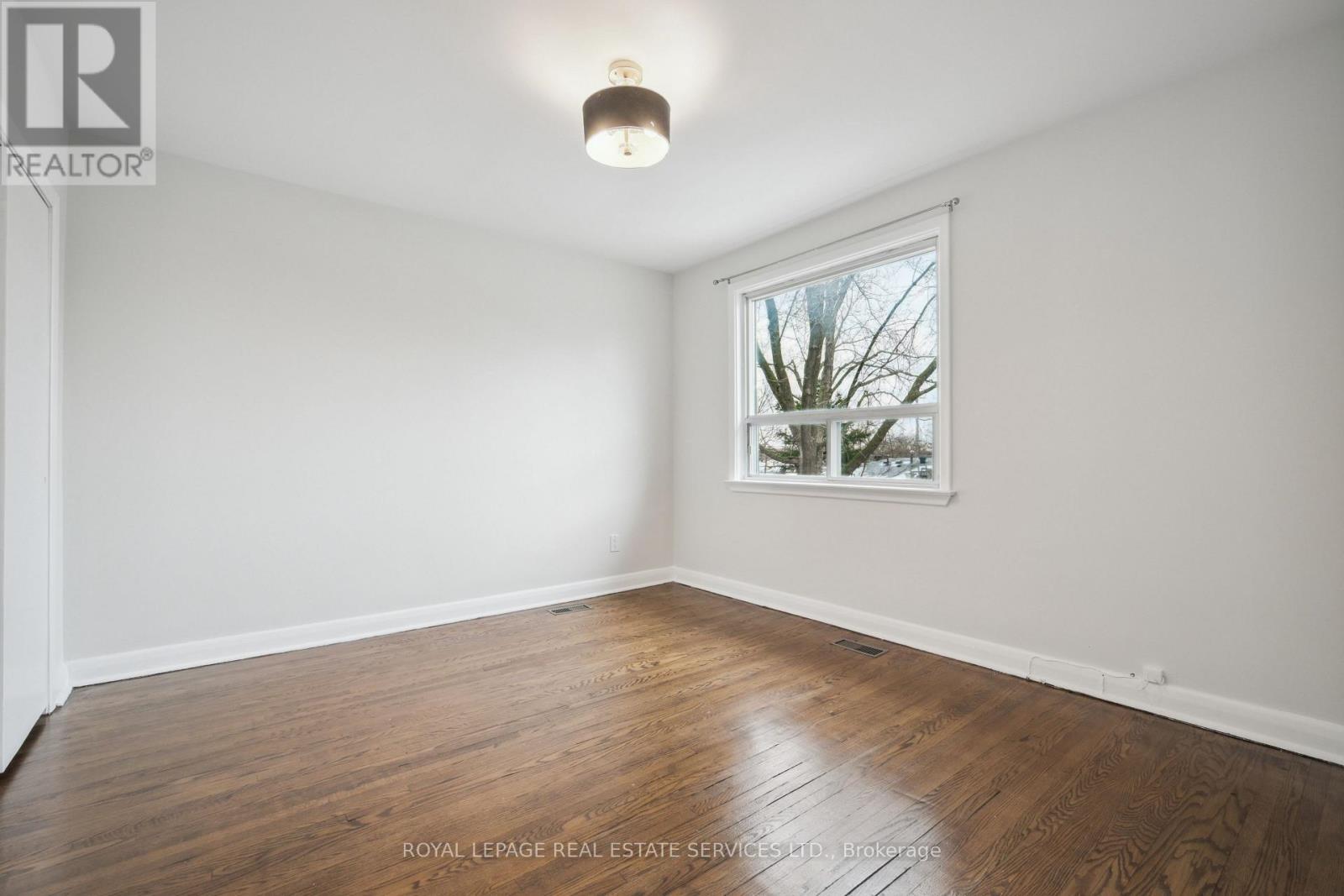 












256 ZELDA CRESCENT

,
Richmond Hill,




Ontario
L4C2Y5

