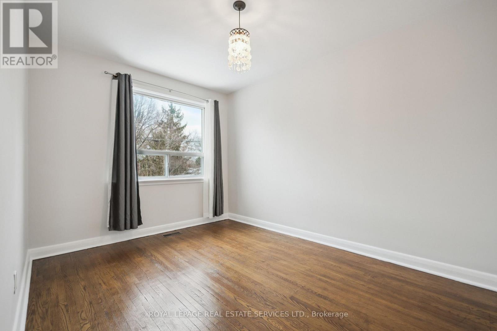 












256 ZELDA CRESCENT

,
Richmond Hill,




Ontario
L4C2Y5


