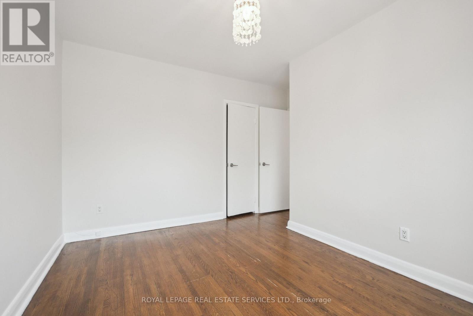 












256 ZELDA CRESCENT

,
Richmond Hill,




Ontario
L4C2Y5


