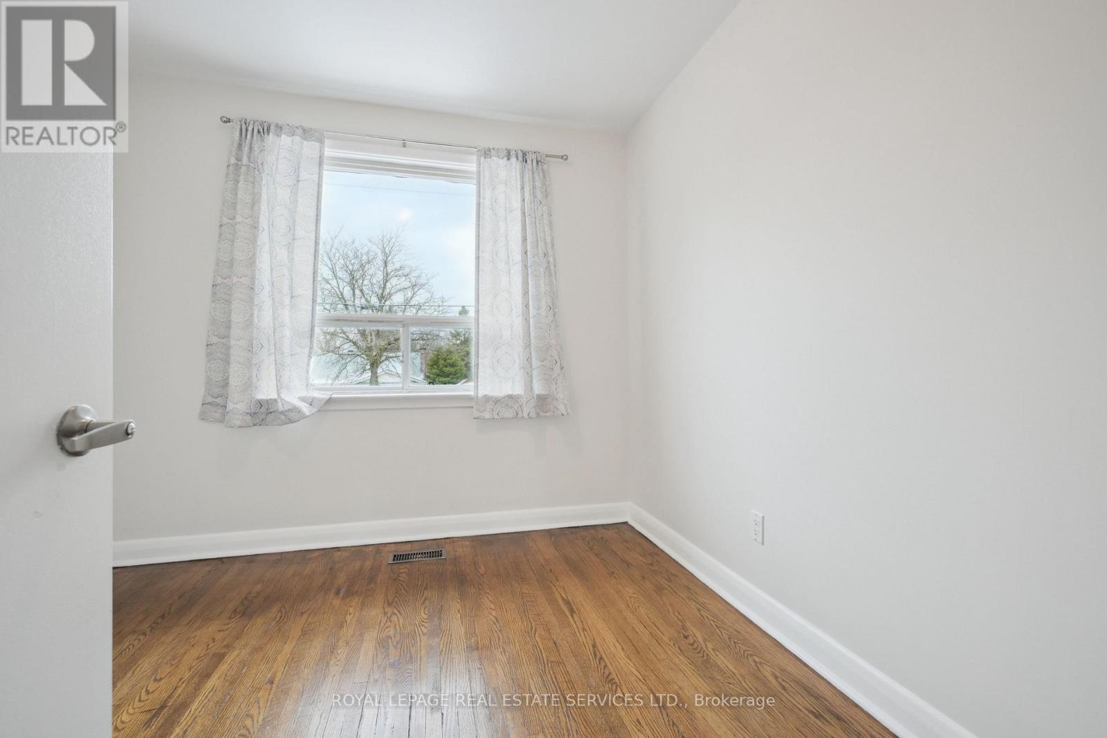 












256 ZELDA CRESCENT

,
Richmond Hill,




Ontario
L4C2Y5

