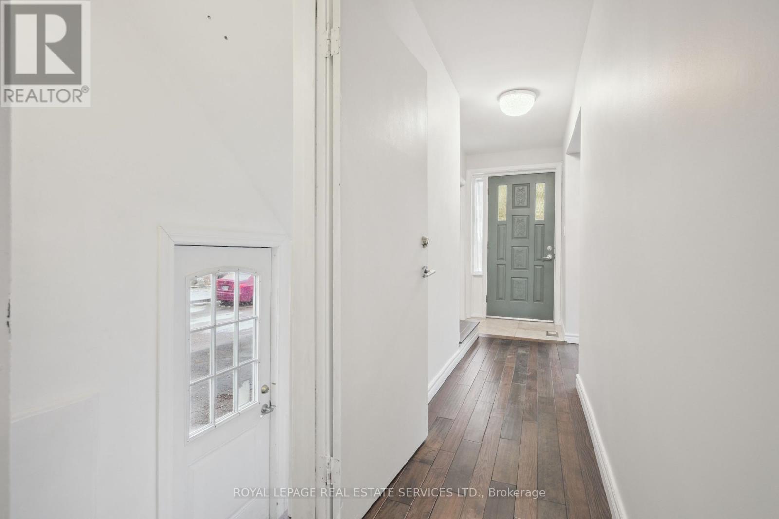 












256 ZELDA CRESCENT

,
Richmond Hill,




Ontario
L4C2Y5

