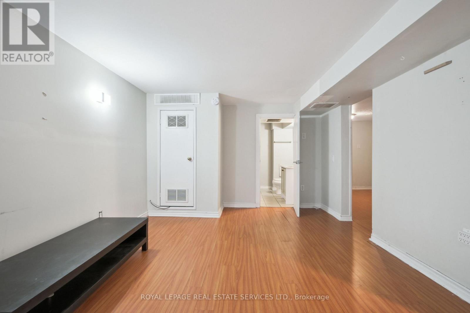 












256 ZELDA CRESCENT

,
Richmond Hill,




Ontario
L4C2Y5

