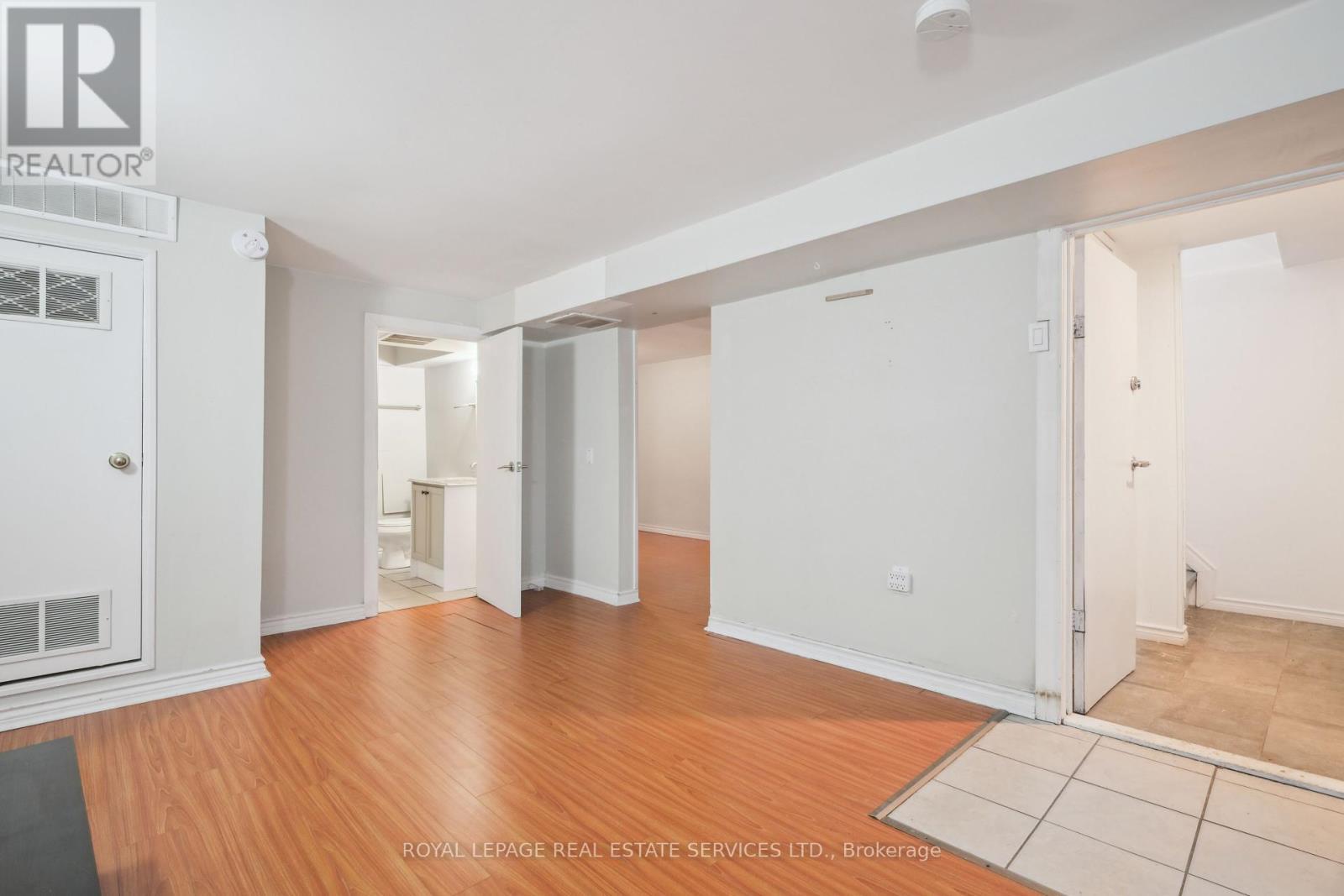 












256 ZELDA CRESCENT

,
Richmond Hill,




Ontario
L4C2Y5

